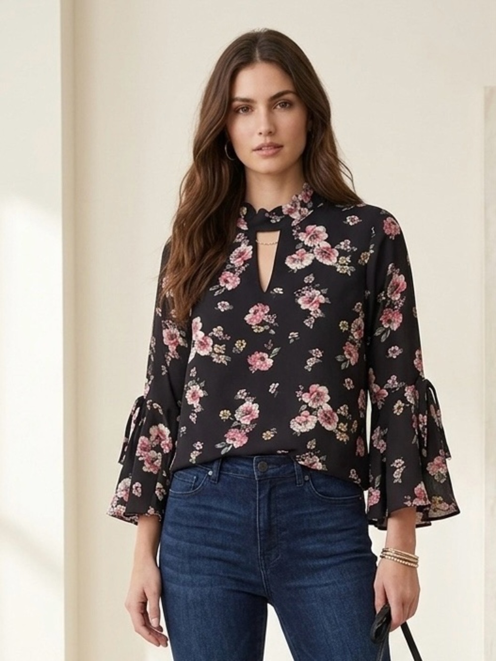 Monteau Black Floral Keyhole Bell Sleeve Blouse Medium